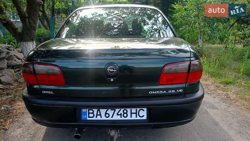 Седан Opel Omega 1999 в Кривом Озере