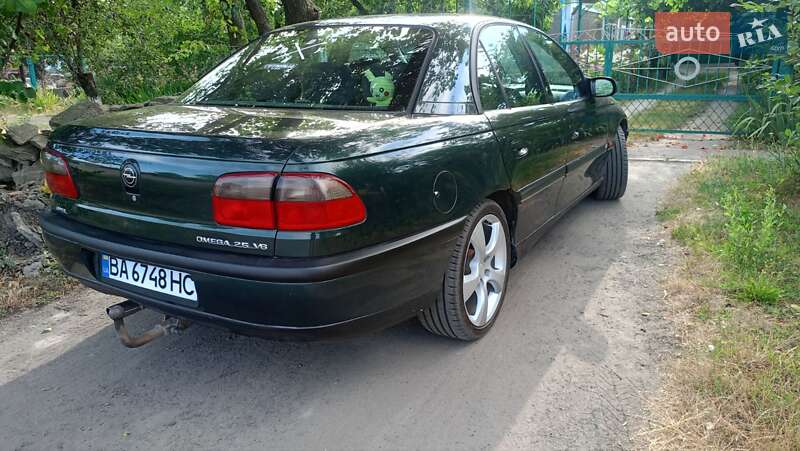 Седан Opel Omega 1999 в Кривом Озере
