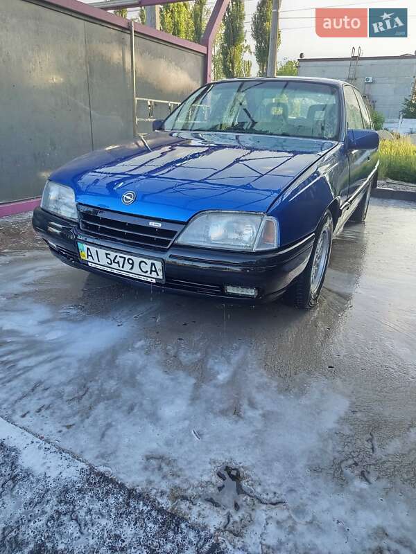 Седан Opel Omega 1989 в Киеве