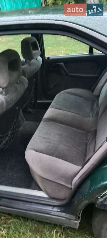 Седан Opel Omega 1993 в Переяславі