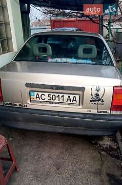 Седан Opel Omega 1990 в Кременчуці