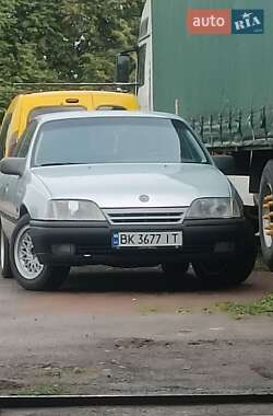 Седан Opel Omega 1987 в Ровно