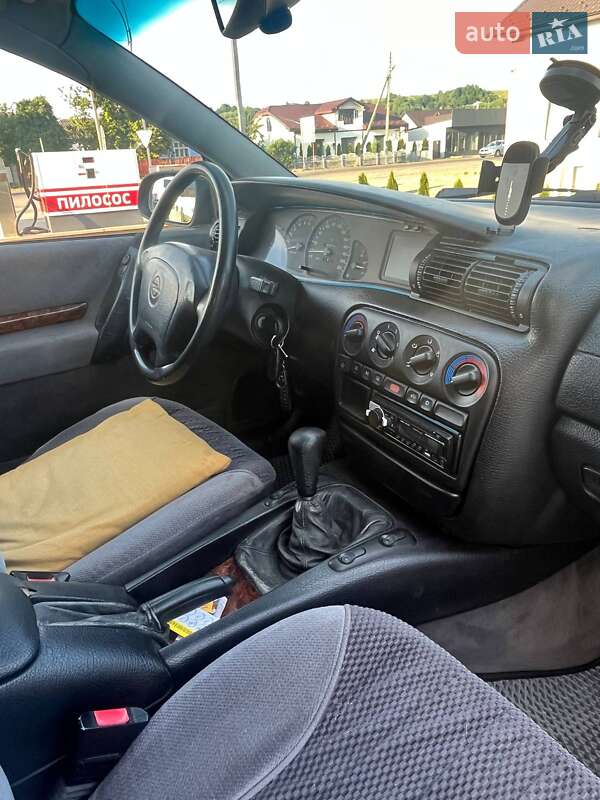 Седан Opel Omega 1994 в Снятине