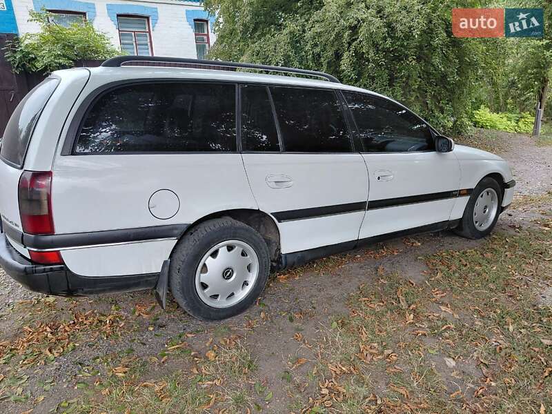 Универсал Opel Omega 1994 в Умани