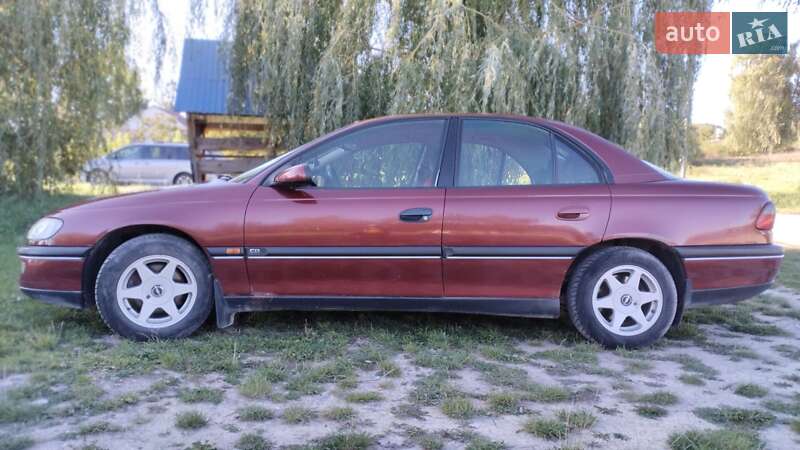Седан Opel Omega 1996 в Городку