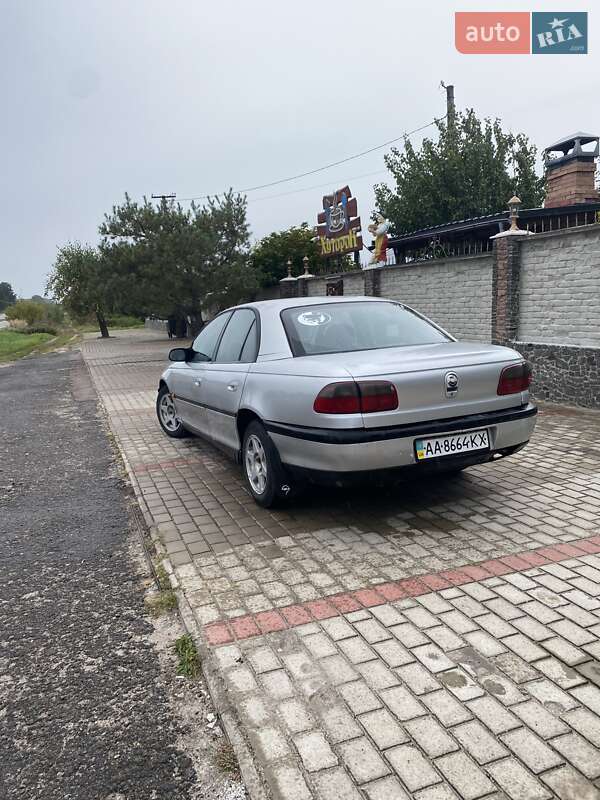 Седан Opel Omega 1998 в Житомире
