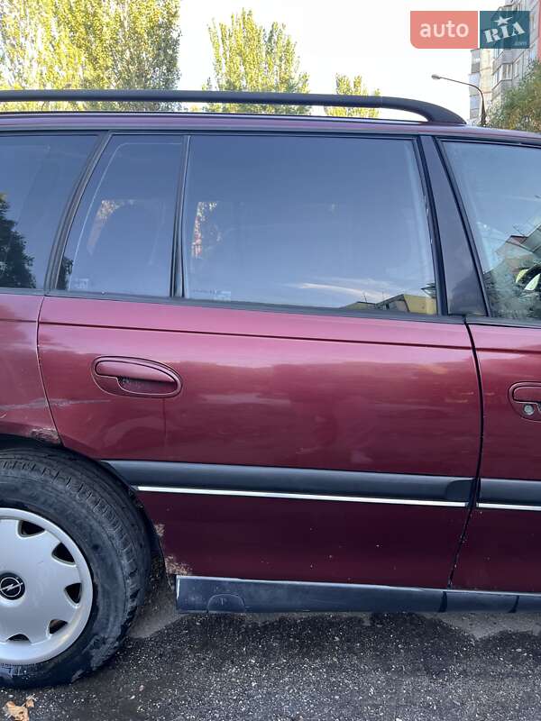 Универсал Opel Omega 1995 в Запорожье