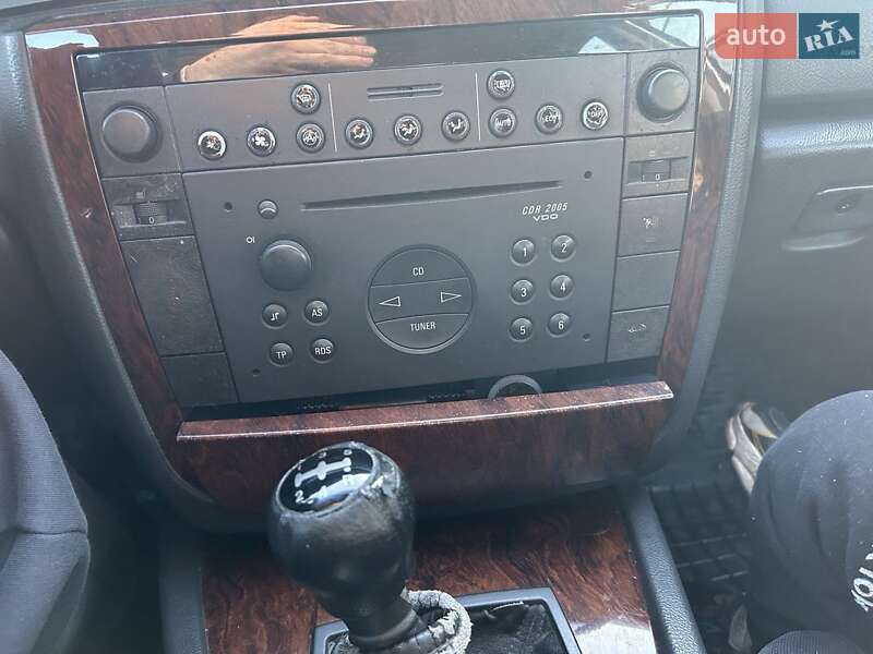 Седан Opel Omega 2001 в Буче