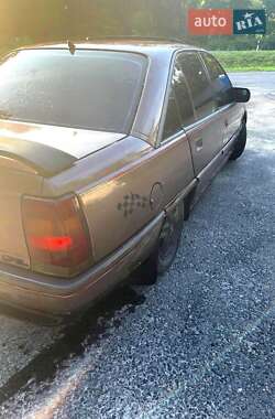 Седан Opel Omega 1988 в  фото 2 Седан Opel Omega 1988 в
