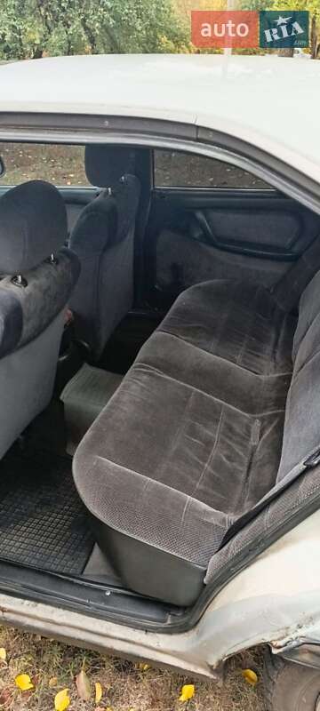 Седан Opel Omega 1991 в Полтаве фото 7 Седан Opel Omega 1991 в Полтаве