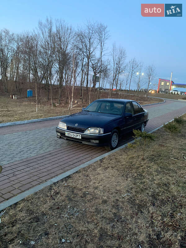 Седан Opel Omega 1987 в Тлумаче
