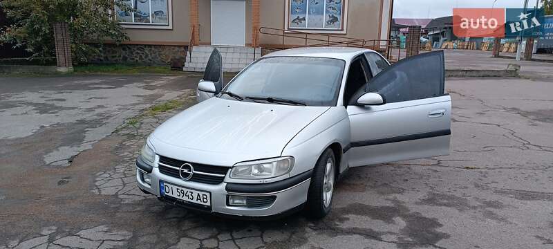 Седан Opel Omega 1999 в Сарнах