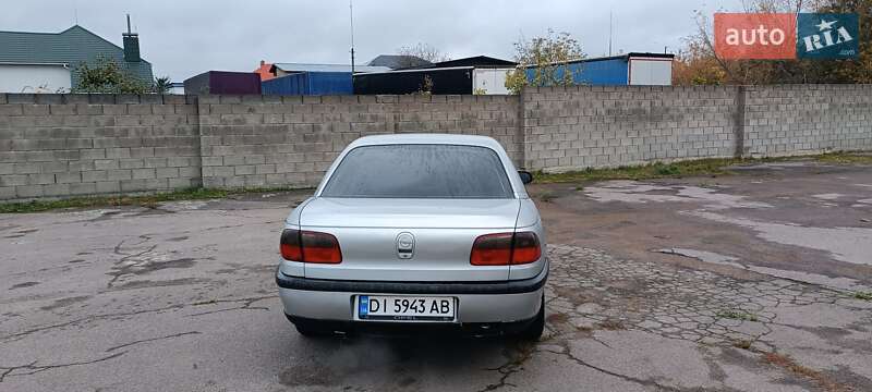 Седан Opel Omega 1999 в Сарнах