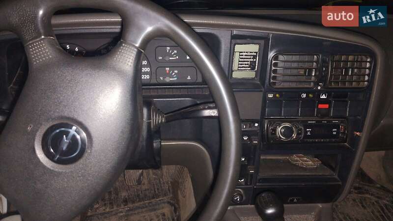 Седан Opel Omega 1988 в Хмельницком