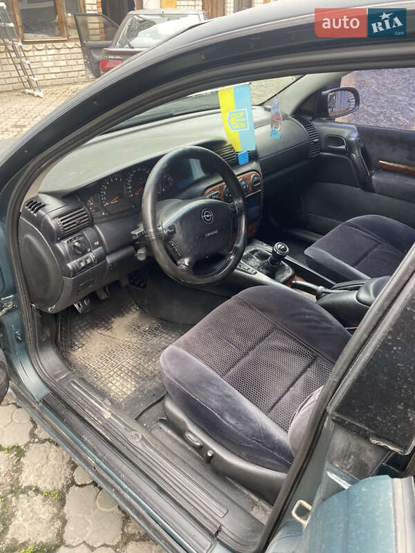 Седан Opel Omega 1997 в Дніпрі
