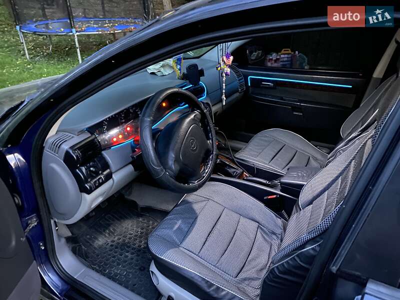 Седан Opel Omega 1995 в Черновцах