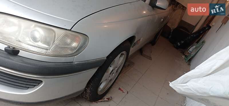 Седан Opel Omega 1999 в Киеве