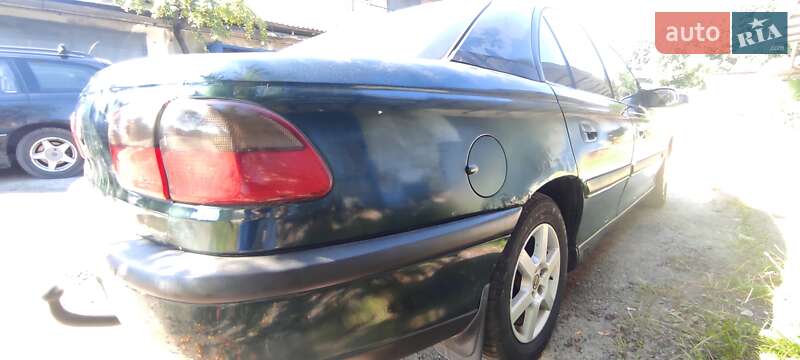 Седан Opel Omega 1995 в Новому Розділі