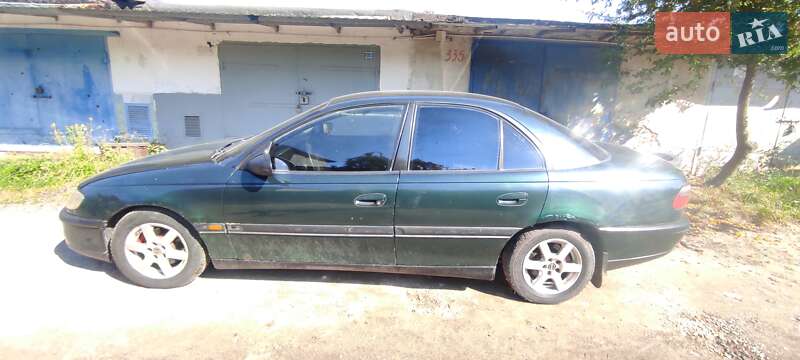Седан Opel Omega 1995 в Новому Розділі