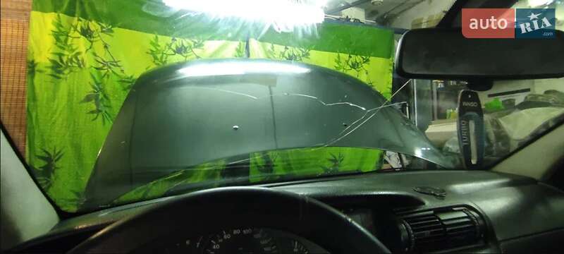 Седан Opel Omega 1995 в Новому Розділі