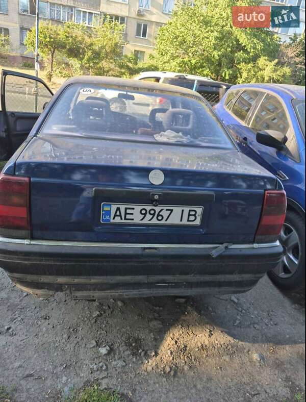 Седан Opel Omega 1991 в Днепре