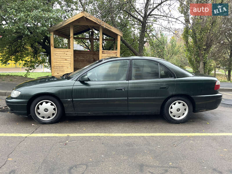 Седан Opel Omega 2000 в Житомире