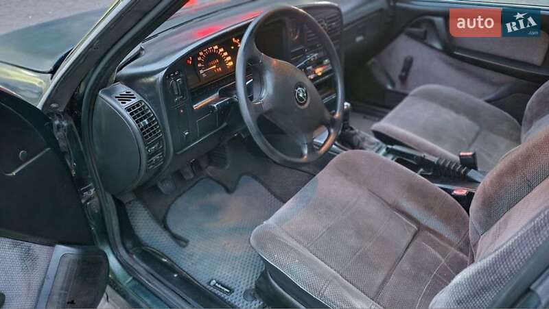 Седан Opel Omega 1992 в Киеве фото 5 Седан Opel Omega 1992 в Киеве
