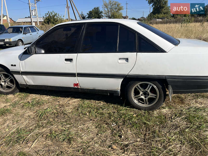 Седан Opel Omega 1987 в Чернігові