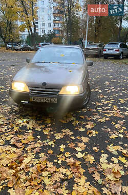 Седан Opel Omega 1987 в Харькове
