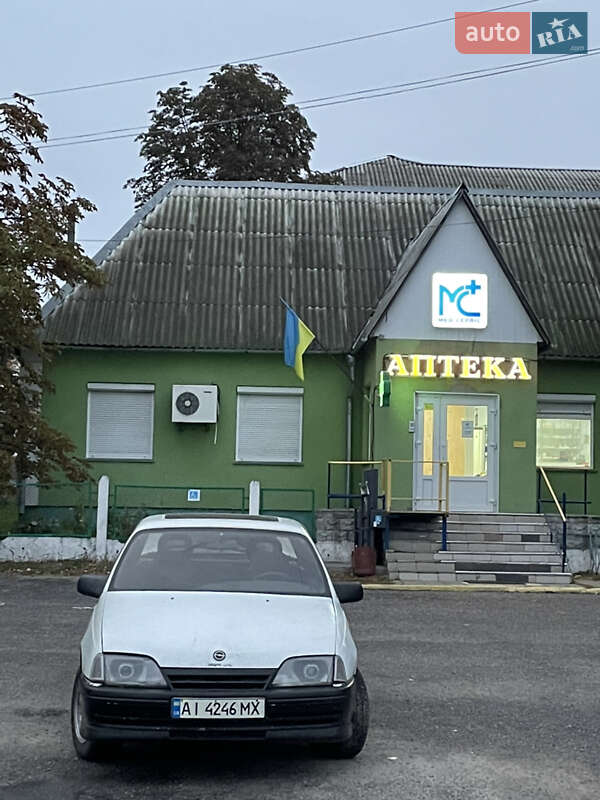 Седан Opel Omega 1987 в Барышевке фото 2 Седан Opel Omega 1987 в Барышевке