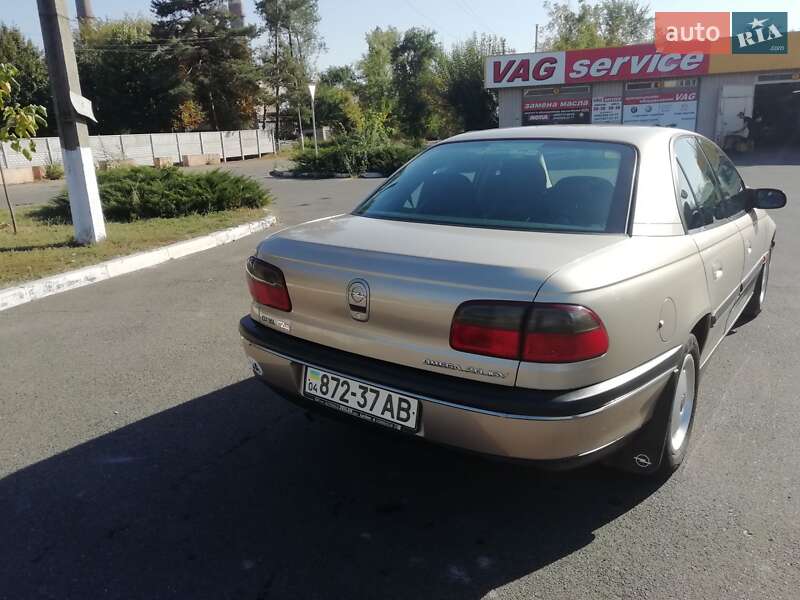 Седан Opel Omega 1998 в Кривом Роге