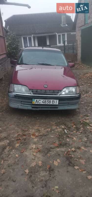 Седан Opel Omega 1992 в Владимире фото Седан Opel Omega 1992 в Владимире