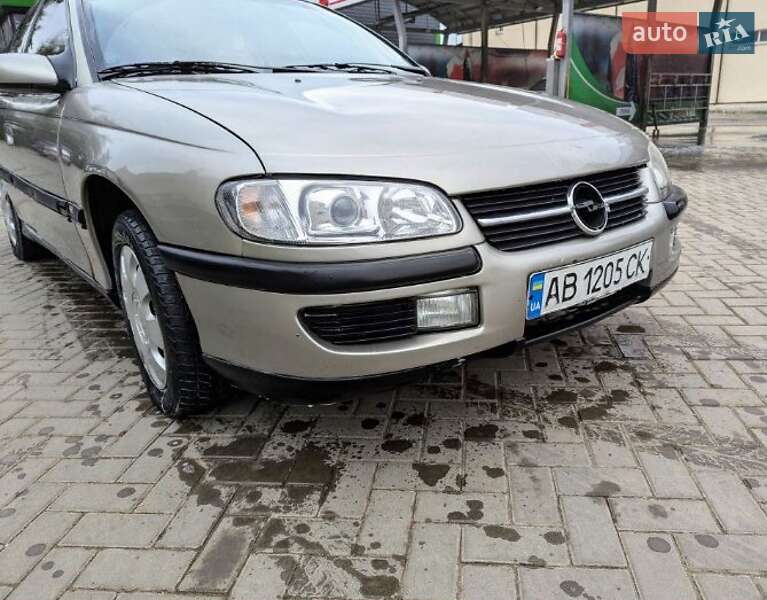 Седан Opel Omega 1996 в Близнюках