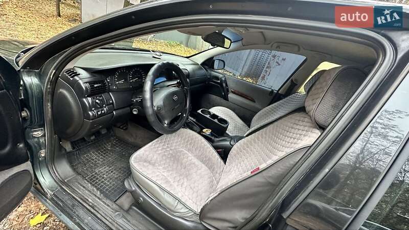 Седан Opel Omega 1997 в Харькове