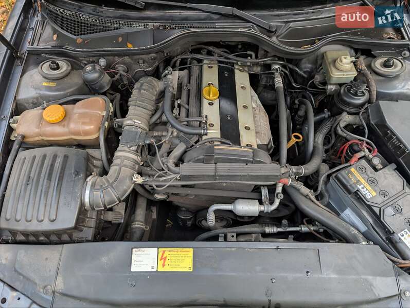 Седан Opel Omega 1997 в Днепре