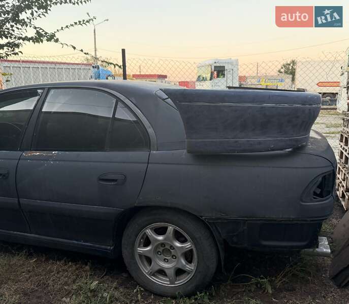 Седан Opel Omega 1995 в Дніпрі