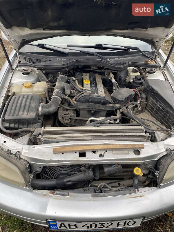 Седан Opel Omega 2000 в Чечельнике