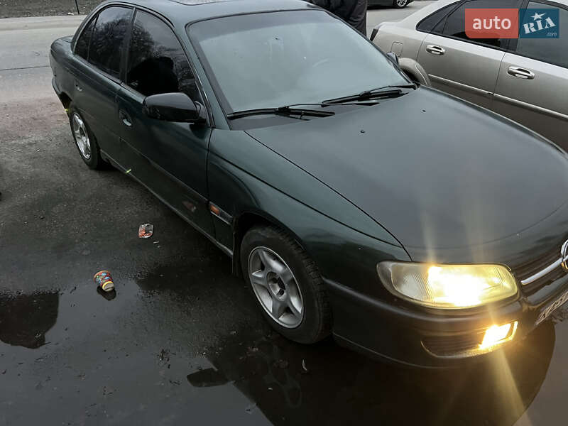 Седан Opel Omega 1995 в Киеве фото 6 Седан Opel Omega 1995 в Киеве