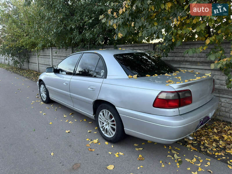 Седан Opel Omega 2002 в Яготине