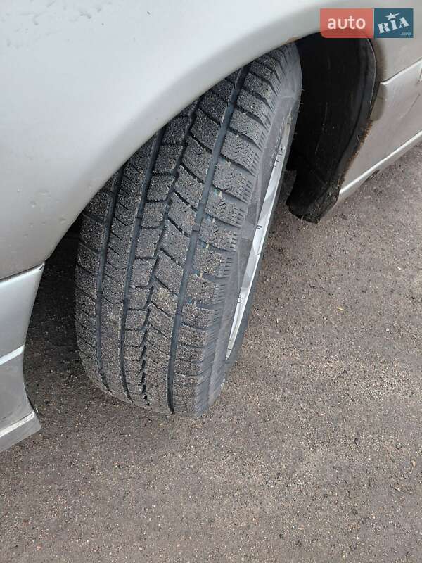 Седан Opel Omega 2002 в Лубнах