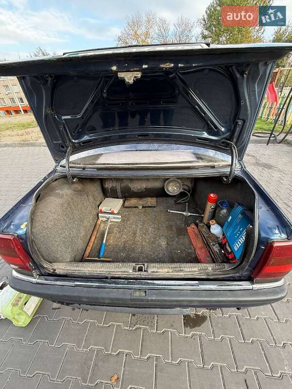 Седан Opel Omega 1991 в Каменском