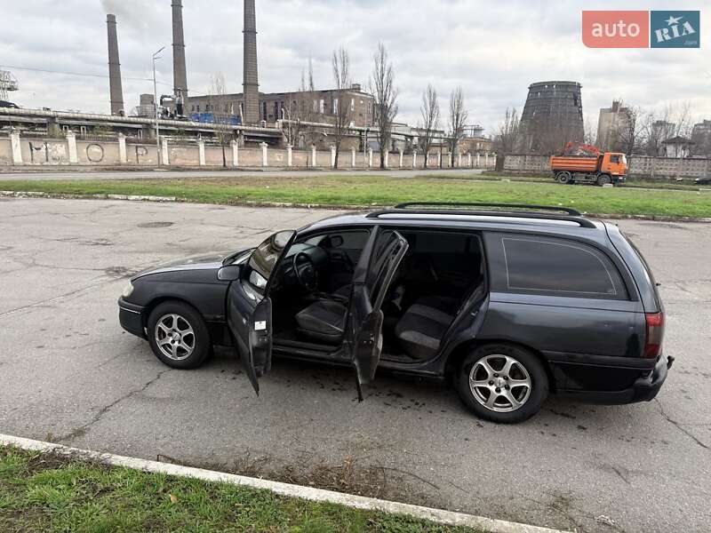 Універсал Opel Omega 1996 в Києві