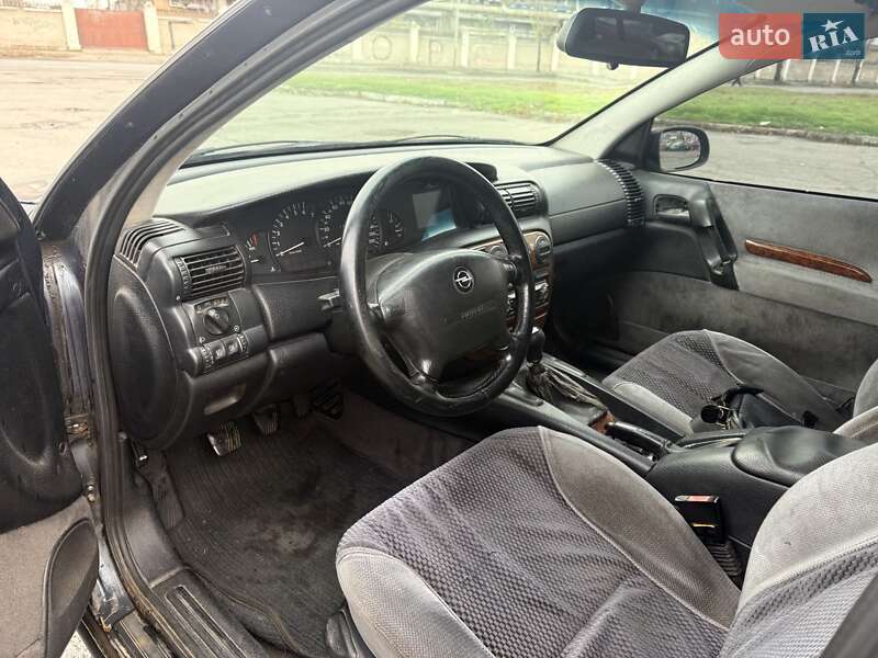 Універсал Opel Omega 1996 в Києві