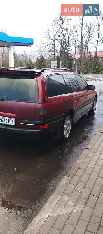 Универсал Opel Omega 1998 в Умани