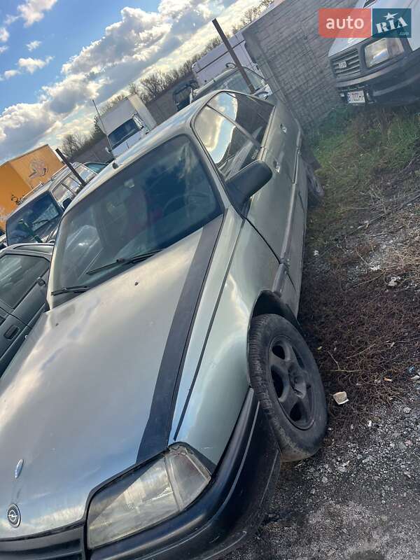 Седан Opel Omega 1988 в Полтаві