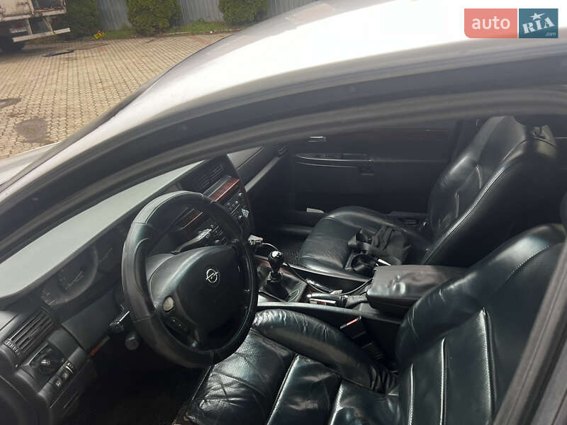 Універсал Opel Omega 2001 в Ужгороді