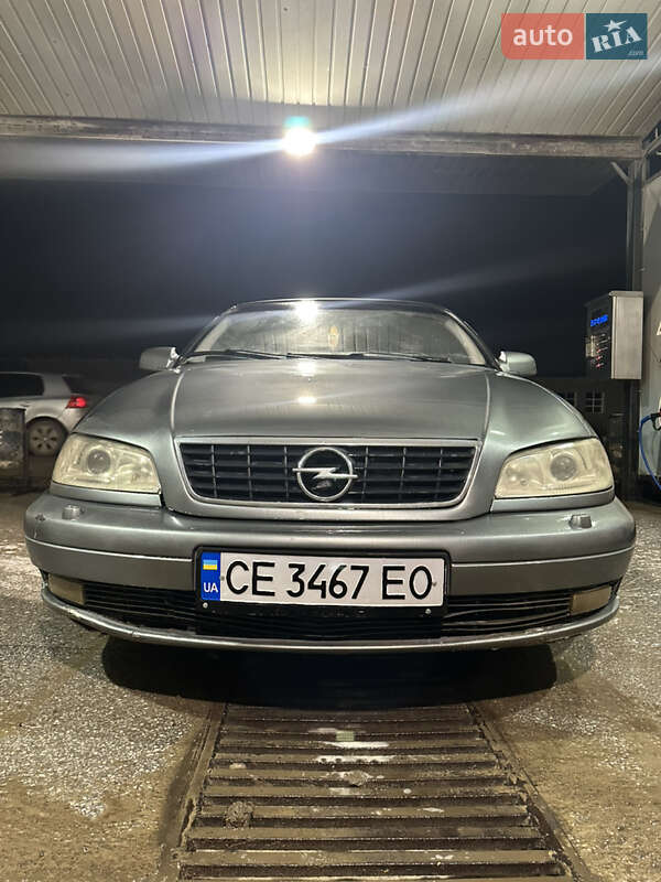 Седан Opel Omega 2000 в Черновцах