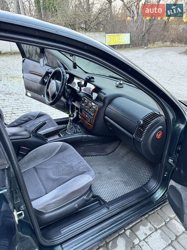 Седан Opel Omega 1996 в Борщеві