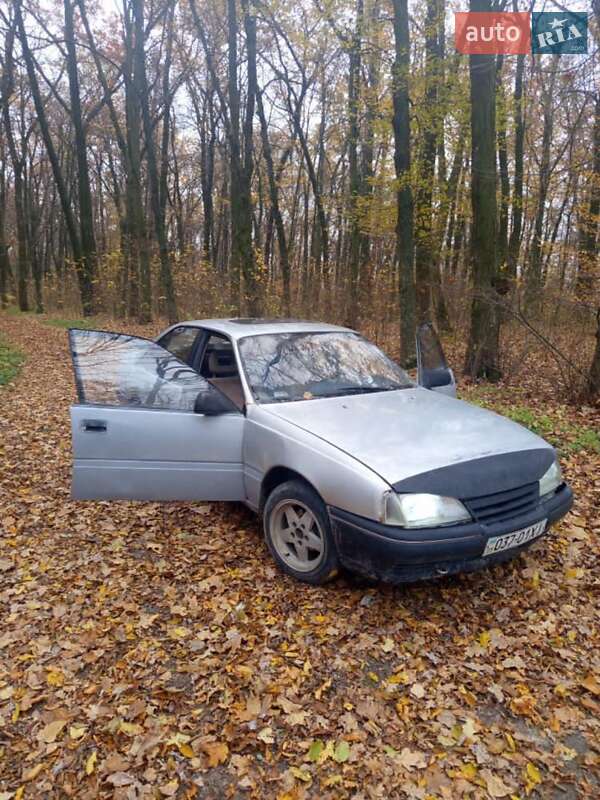 Седан Opel Omega 1989 в Городке фото 2 Седан Opel Omega 1989 в Городке