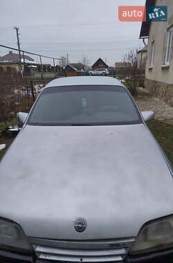 Седан Opel Omega 1988 в Стрию